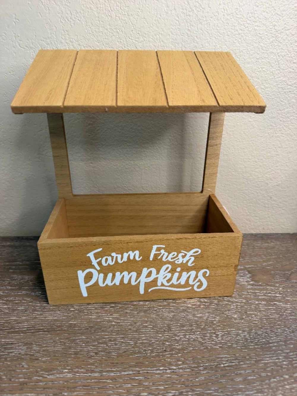 New Target Bullseye Wood staging Pumpkin Stand Brand New